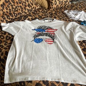 USA mom T-shirt nwt size XL